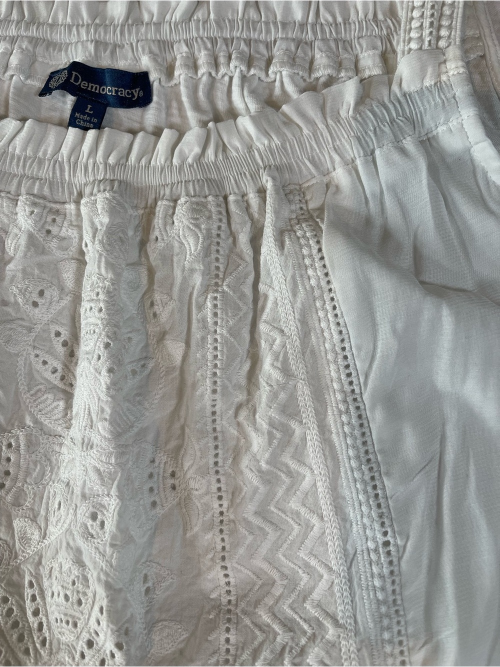 Democracy White Eyelet Lace Trim Boho Tank Women’s Size L - Picture 3 of 9